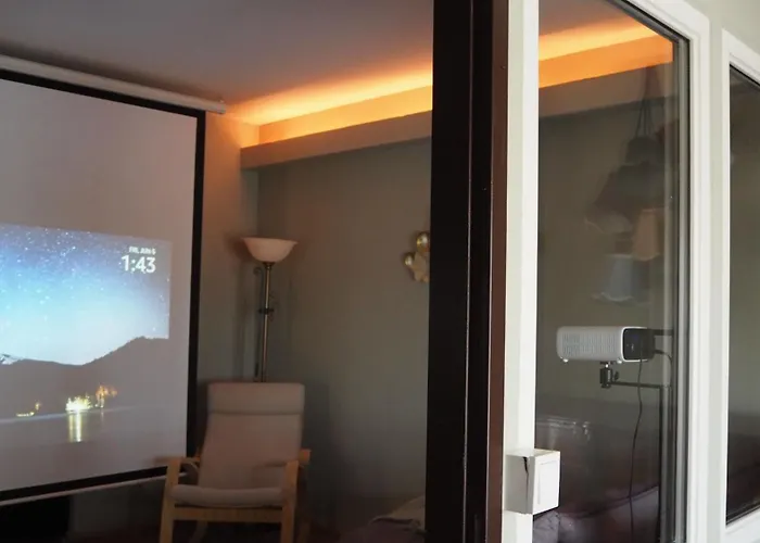 アパート Spacious Bohemian Near Castle Schoenbrunn ウィーン
