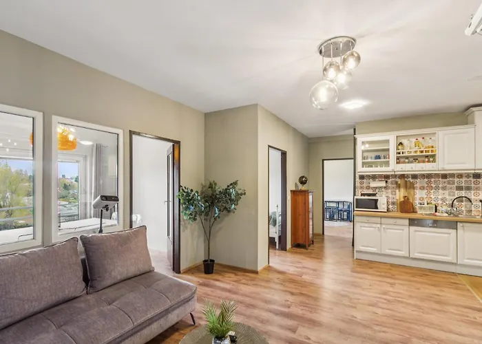 Spacious Bohemian Near Castle Schoenbrunn ウィーン