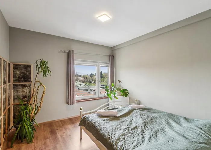Spacious Bohemian Near Castle Schoenbrunn